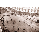 Dispersión de una muchedumbre reunida en la Nevsky Prospekt de Petrogrado. Julio de 1917.