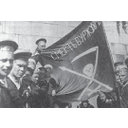 Infantes de marina revolucionarios de la flota imperial rusa durante el verano de 1917.